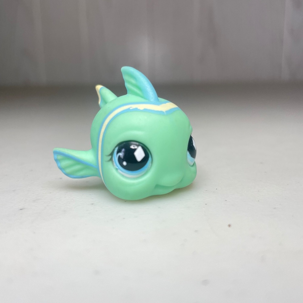 Hasbro LPS Littlest Pet Shop Fanciest #718 Fish Teal Yellow Blue Rare 2008